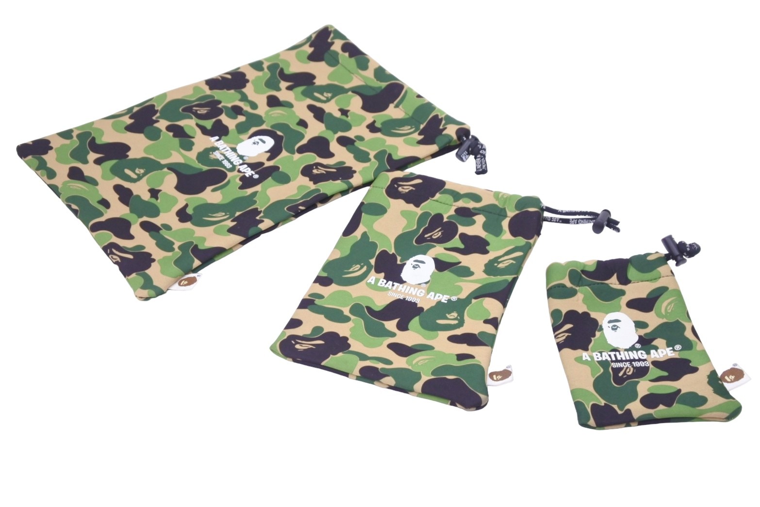 A Bathing Ape グリーンカモ柄ポーチ2個セット A BATHING APE(アベイシングエイプ) COME POACH カモ ポーチ
