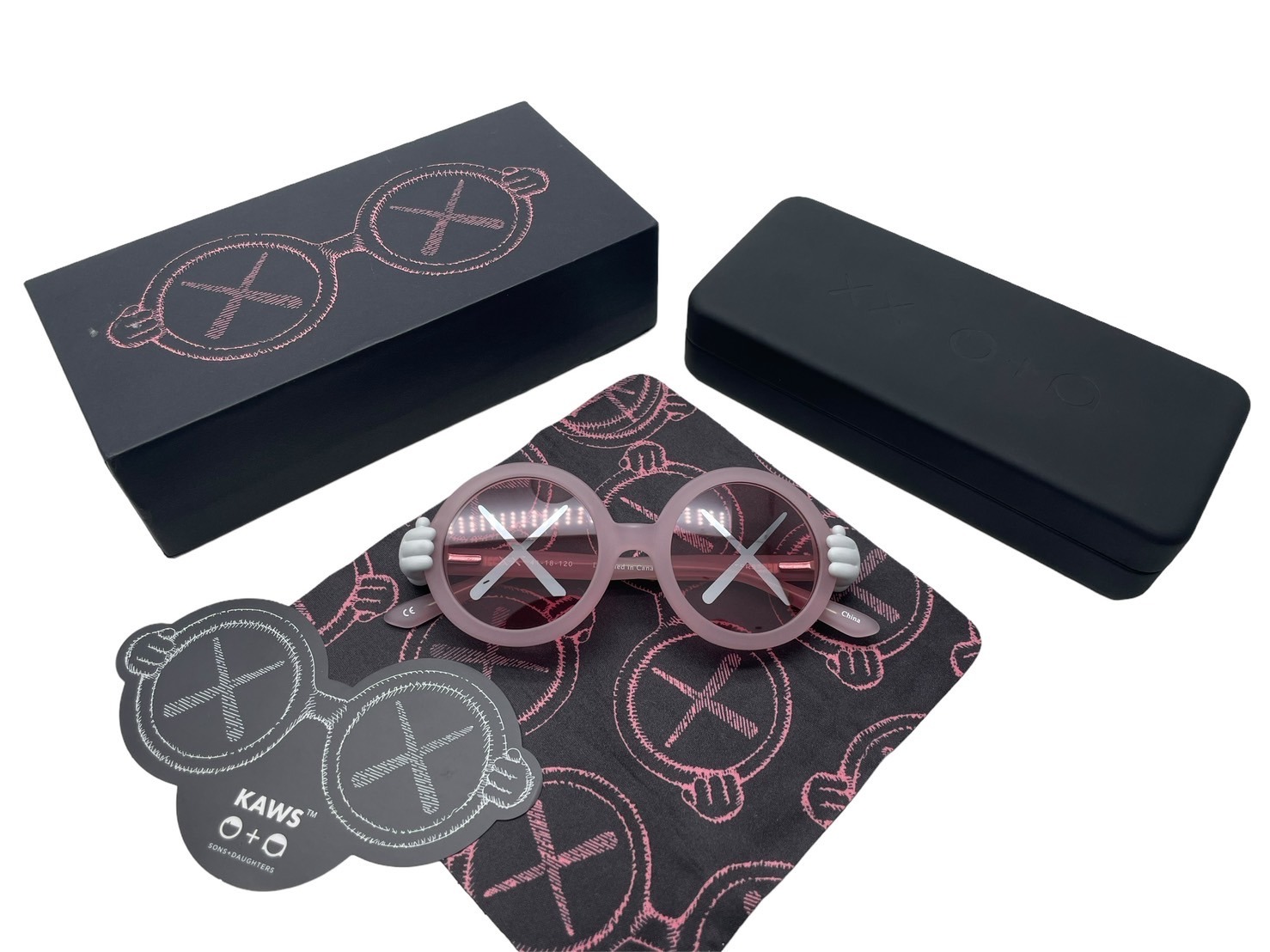 KAWS x SONS + DAUGHTERS のキッズ用サングラス カウズのキッズ用サングラスが発売 | Hypebeast.JP