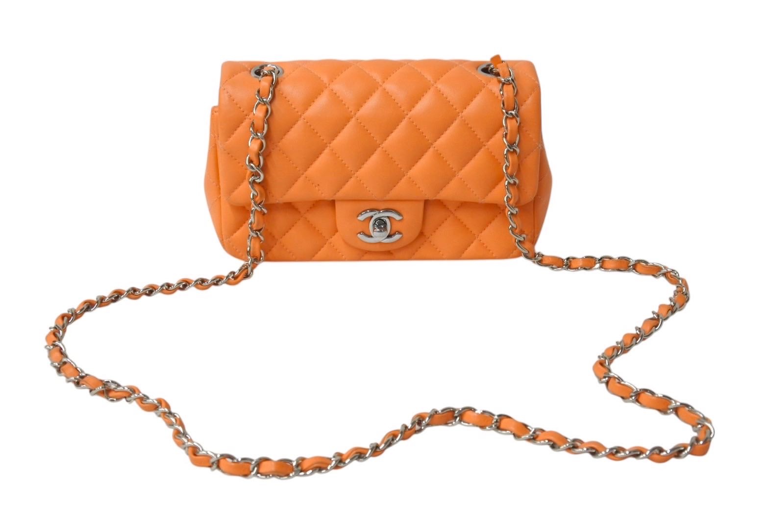 極美品 CHANEL シャネル 横長 20cm ショルダーバッグ A69900 31番台 ミニマトラッセショルダーチェーン オレンジ ラムスキン 中古 4c070888