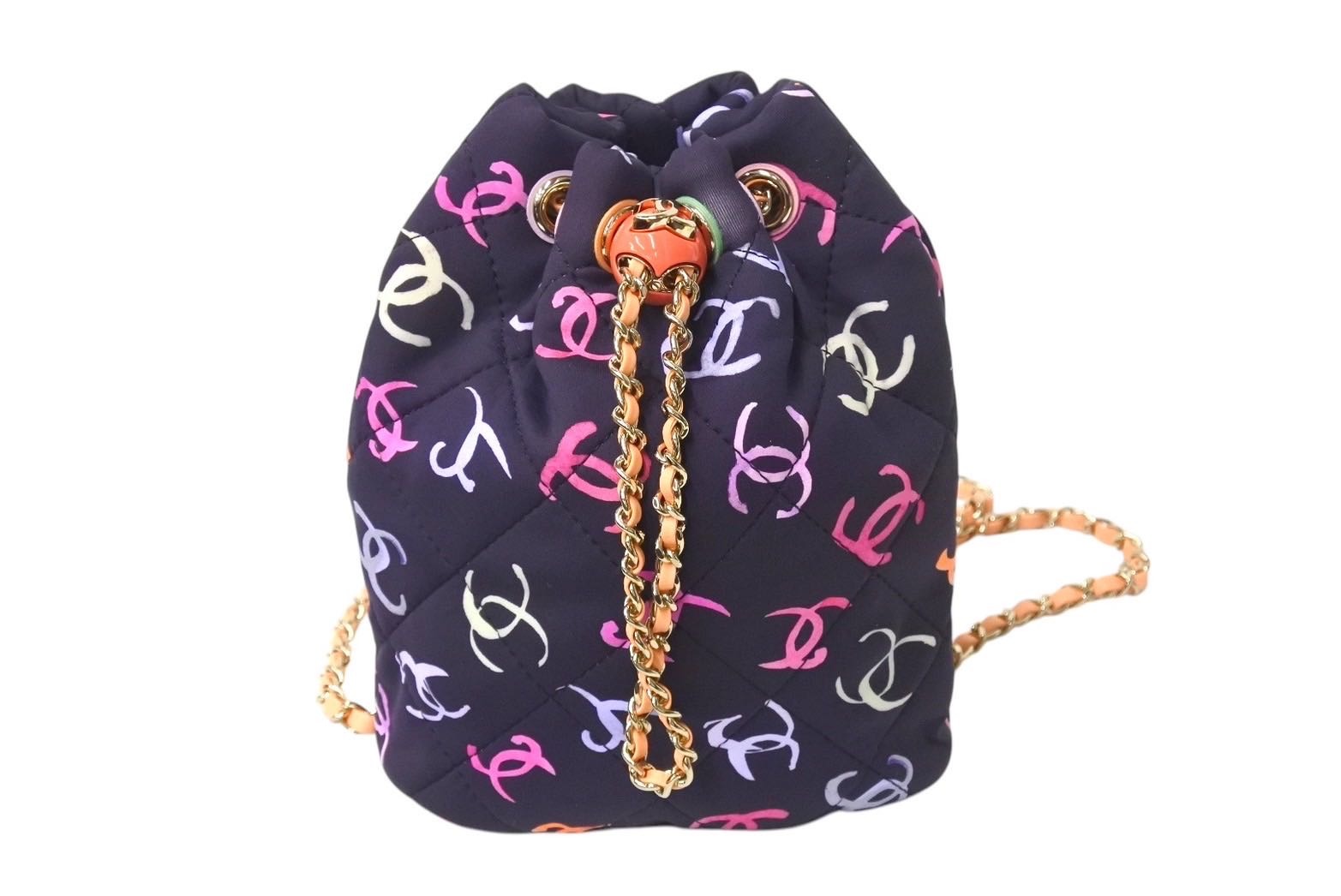 【国内購入ギャランティカード有】CHANEL　ツイードリュック　バッグ　本物 CHANEL】【シルバー金具】【ポーチ付】シャネル『ツイード