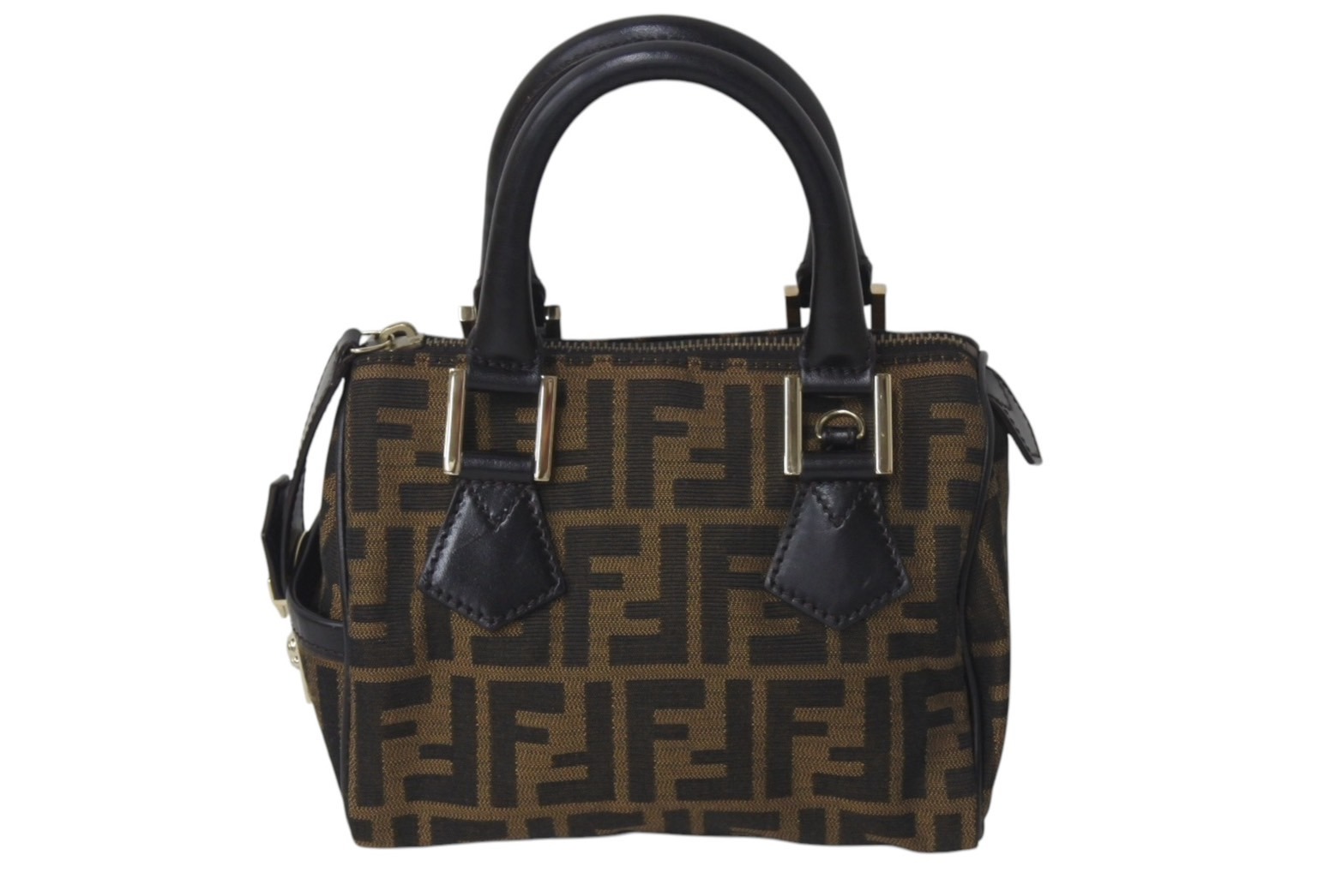 正規店買付【FENDI】ミニバッグ フェンディ、大胆なルックのコンパクトな「ミニ バイ ザ ウェイ