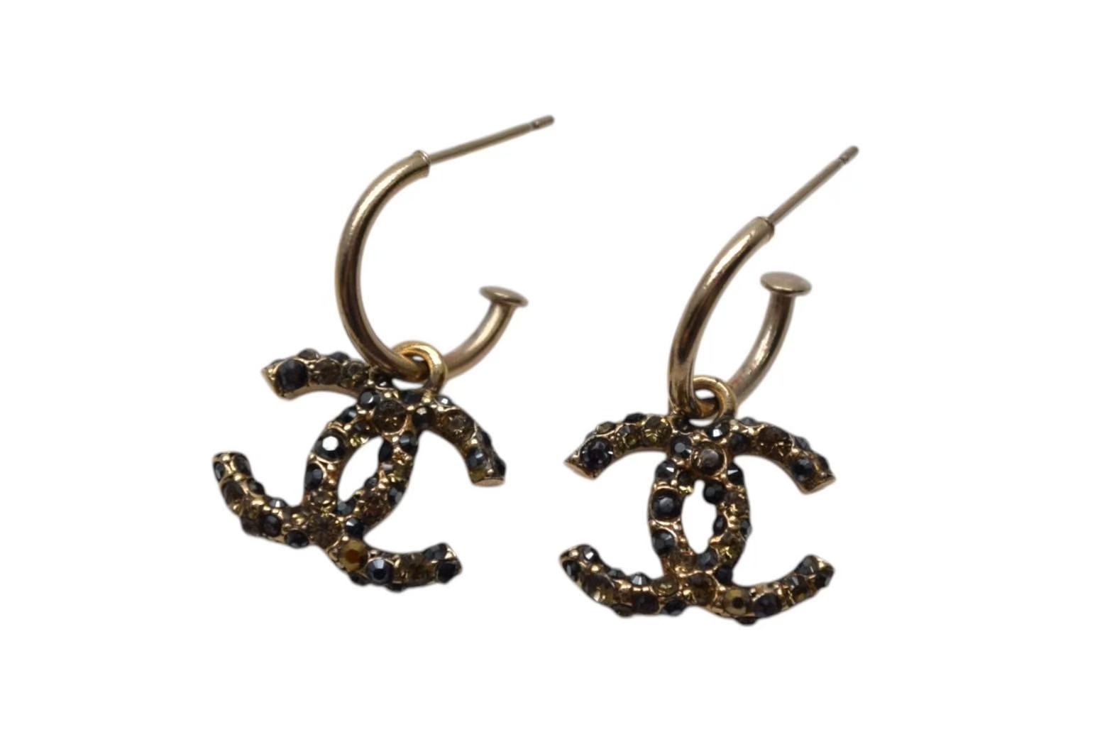 シャネル ココマーク A17P 片耳のみ ピアス シルバー系 3303 名東】【CHANEL】シャネル ピアス 一対 97A COCO ココマーク