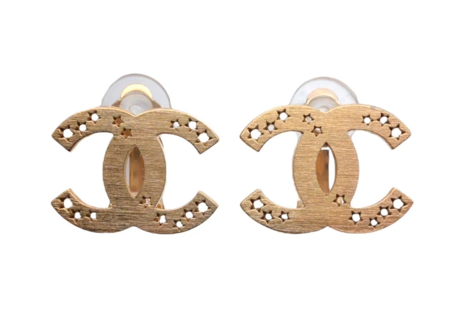 シャネル ゴールドプレート スターラウンドイヤリング 楽天市場】CHANEL シャネル ピアス ココマーク スター 星 メダル