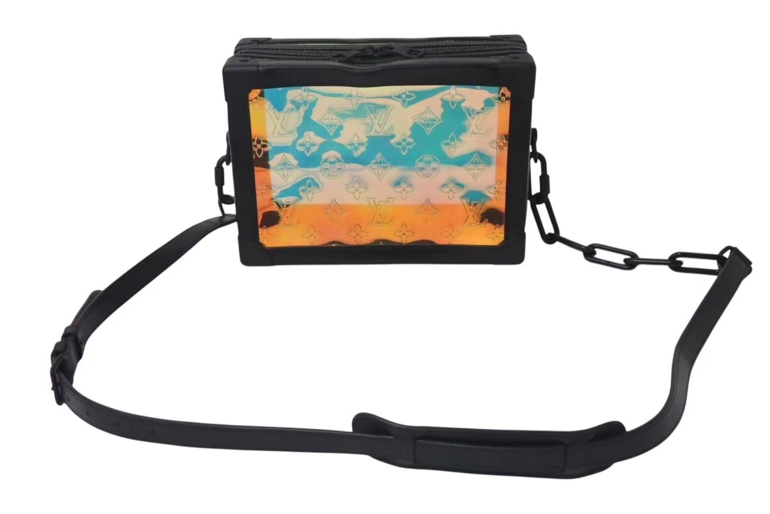 ルイヴィトン　ショルダーバック　モノグラム ユーティリティ（LOUIS VUITTON） ルイヴィトン ショルダー