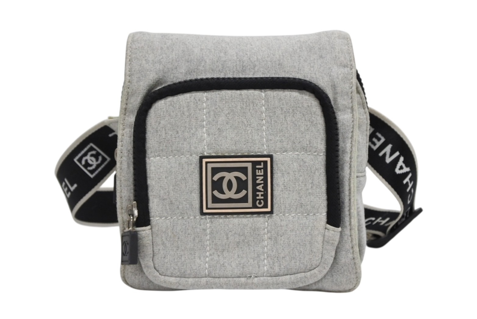 シャネル　スポーツライン　ショルダーバッグ　バナナ　斜めがけ　ボディバッグ　黒 CHANEL シャネル ボディバッグ ワンショルダーバッグ バナナバッグ