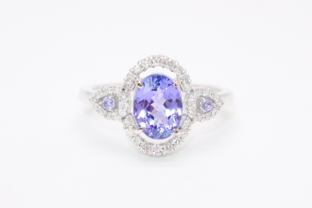 新品未使用 K18ホワイトゴールド リング 指輪 タンサ?ナイト メレタ?イヤモンド 1.0ct 0.22ct 重量約3.50g K18WG刻印 サイズ13号 中古 4b013449｜Warashibe_Casanova