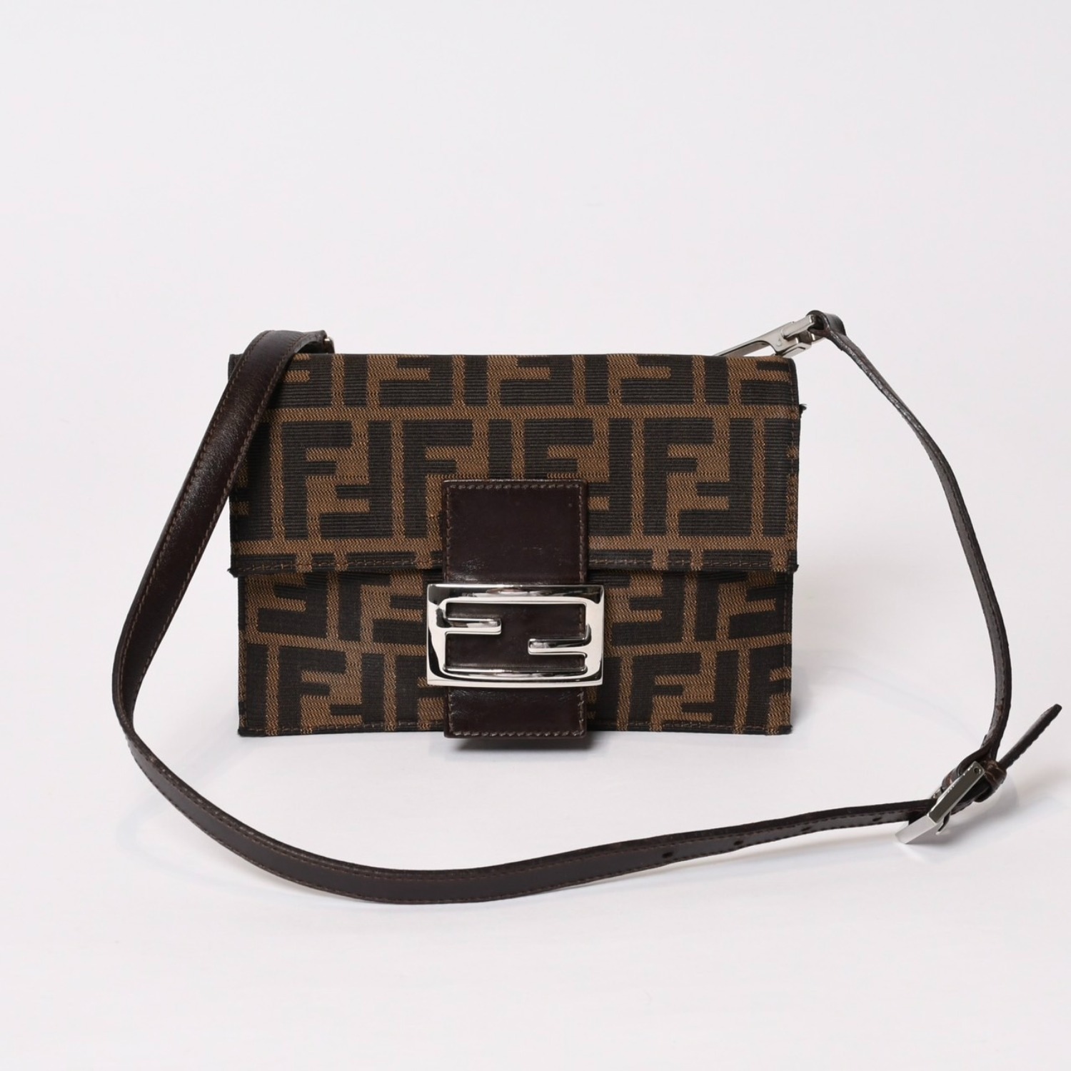 FENDI フェンディ ワンショルダーバッグ 0915967002 キャンバス レザー ブラウン ズッカ柄 総柄 シルバー金具 美品 中古 4b013868