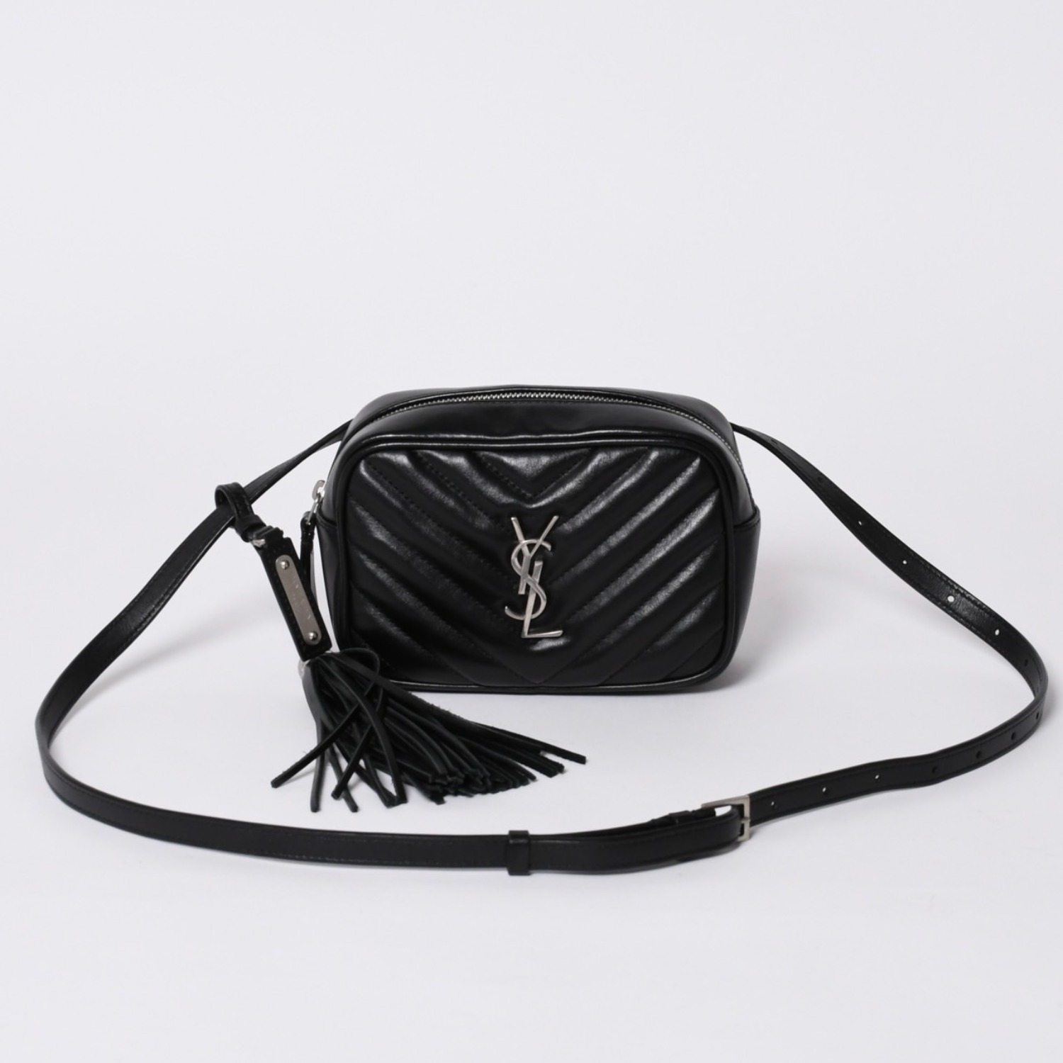 極美品 SAINT LAURENT サンローラン ショルダーバッグ Vステッチ フリンジ YSLロゴ ブラック カーフ 534817 中古 4a000160