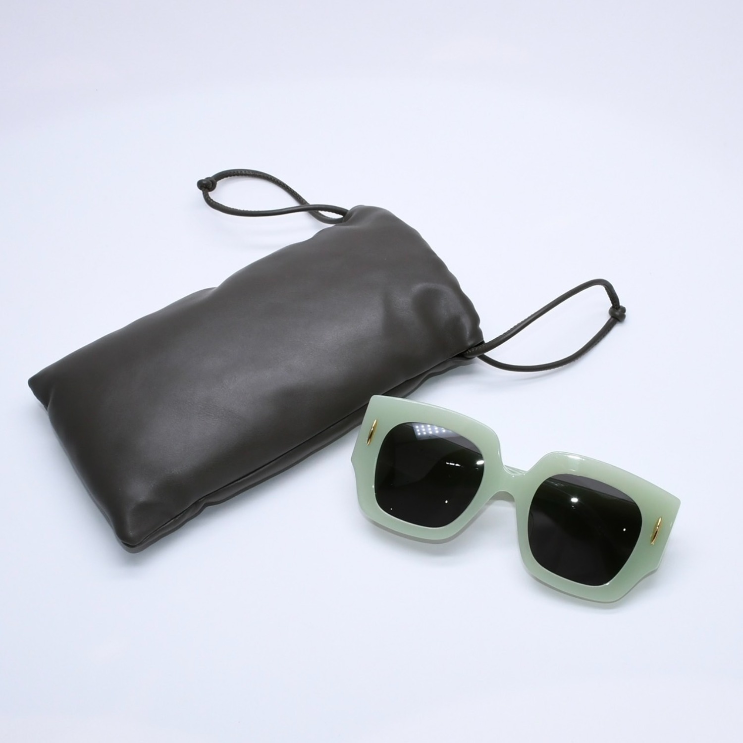 極美品 LOEWE ロエベ サングラス アイウェア LW40129U 95A サイズ50□22 140 アナグラムロゴ パステルグリーン 中古 4a003236｜Warashibe_Casanova 44,000円