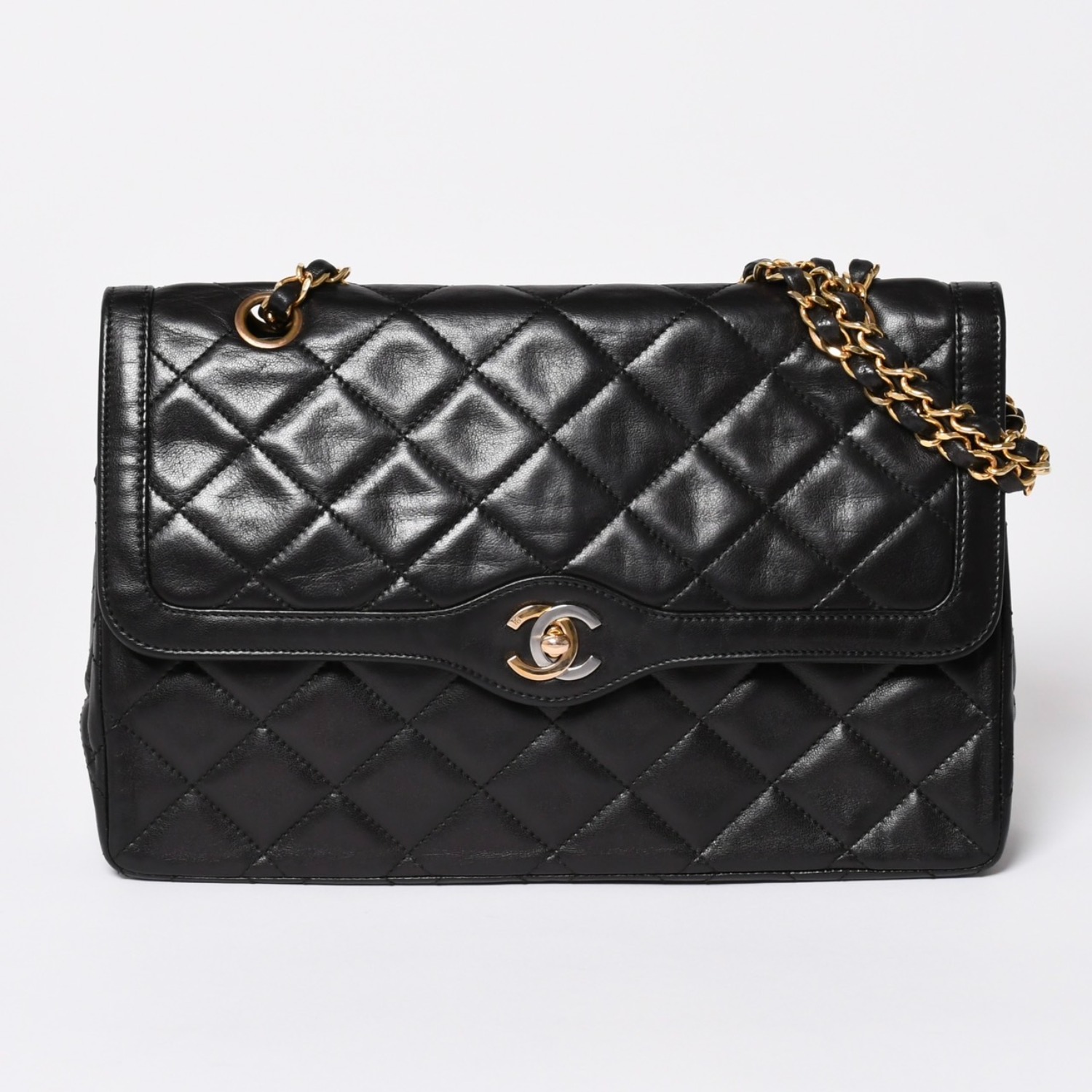 CHANEL シャネル マトラッセ Wフラップ Wチェーンショルダーバッグ A2800 3番台 パリ限定 ココマーク ラムスキン ブラック 美品 中古 4a003458｜Warashibe_Casanova