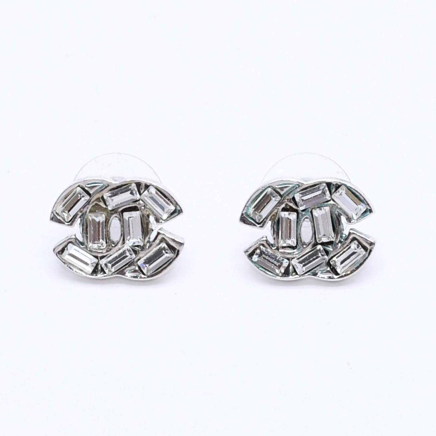 CHANEL シャネル ココマーク ピアス 重量約4.57g 01P刻印 ラインストーン メタル クリア シルバー 両耳用 良品 中古 4a003123｜Warashibe_Casanova