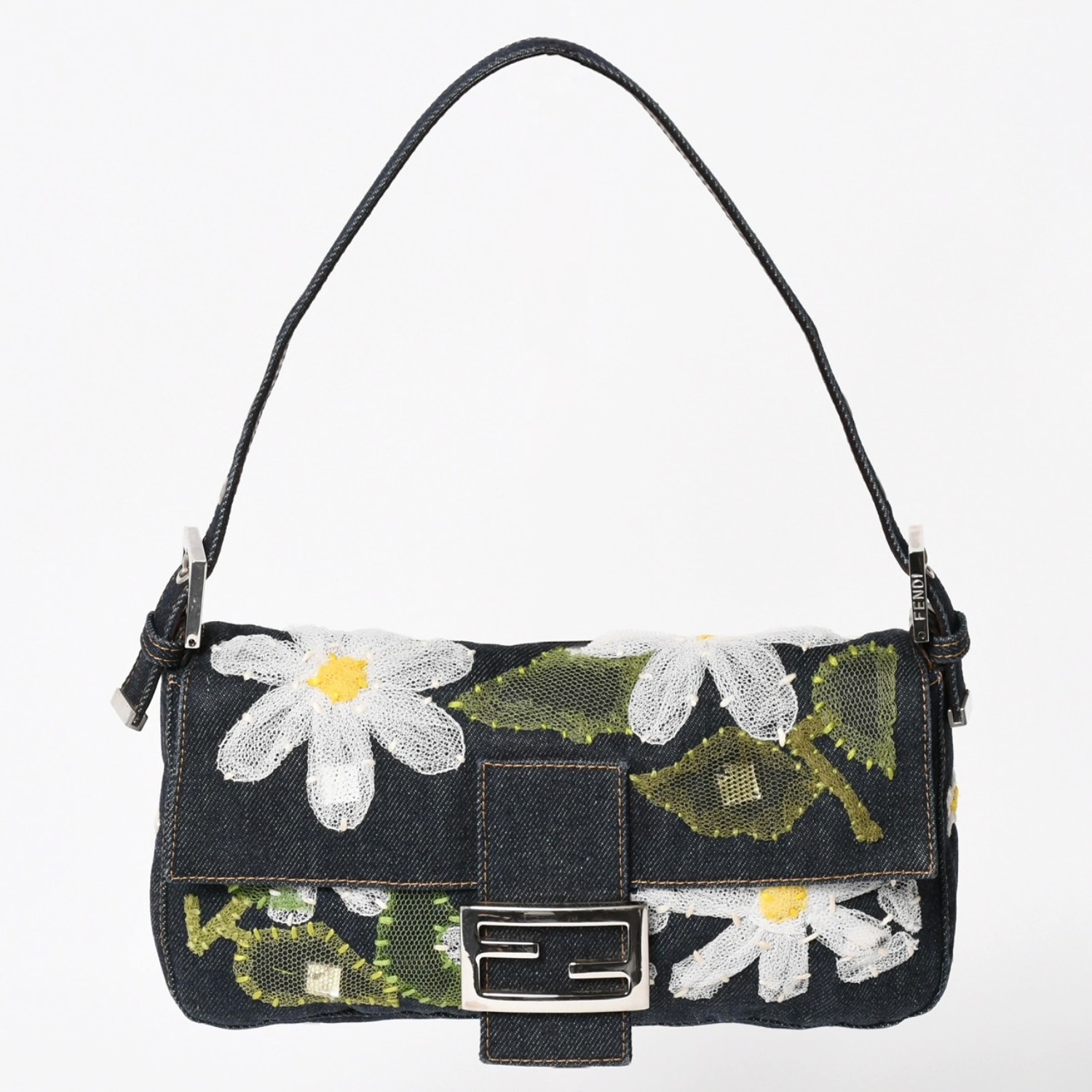 FENDI フェンディ マンマバケット デニム ワンショルダーバッグ フラワーレース刺繍 26424 インディゴブルー ハンドバッグ シルバー金具 美品 中古 4a004357｜Warashibe_Casanova