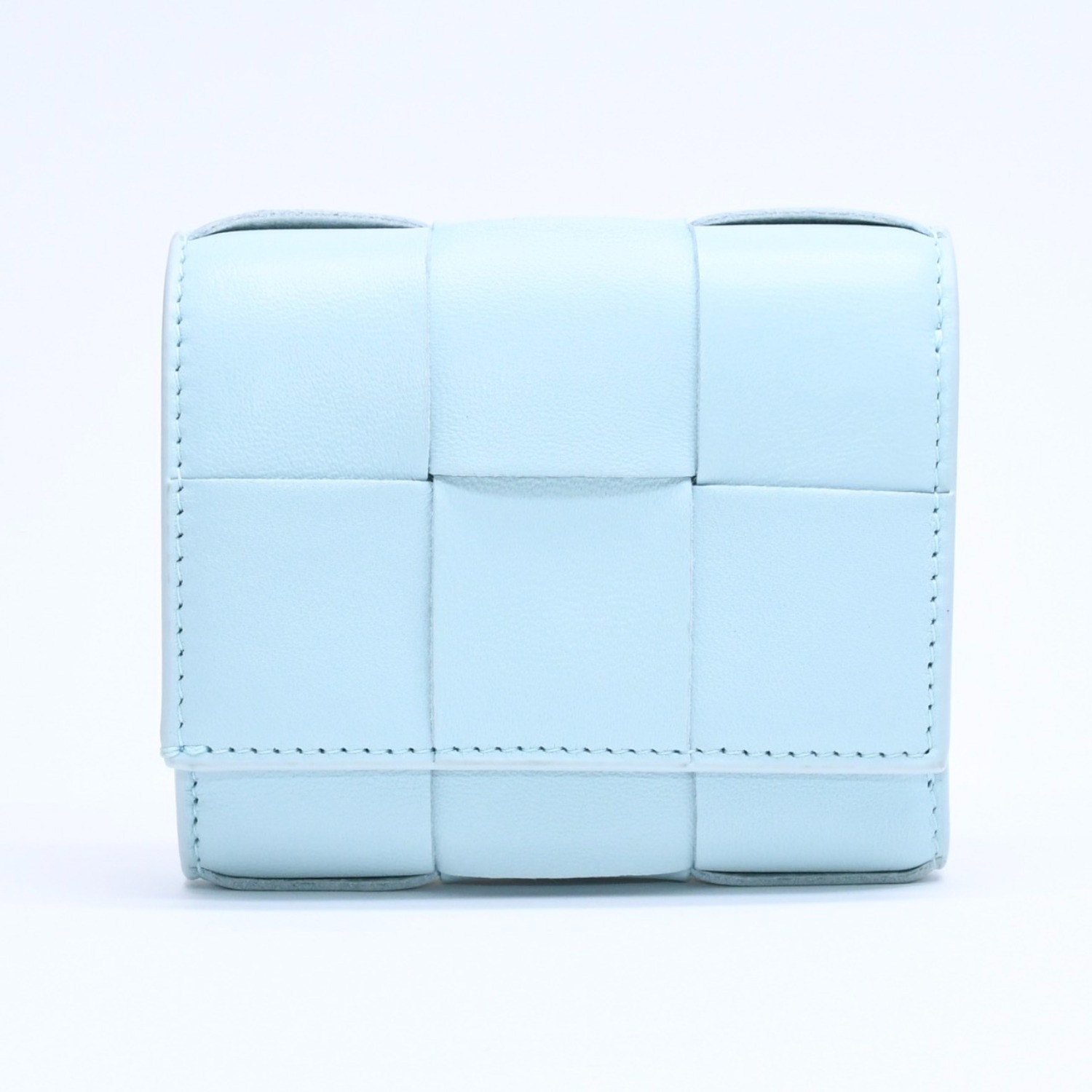 BOTTEGA VENETA ボッテガヴェネタ 三つ折り財布 マキシイントレチャート カセット コンパクトウォレット ライトブルー 美品 中古 4a005326｜Warashibe_Casanova