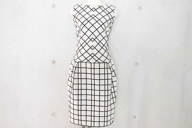 人気ショップが最安値挑戦 Used 送料無料 Christian Dior ディオール ワンピース ノースリーブ 膝丈 12ss グラフ チェック 2ea1310 ブラック 34 レディース 人気満点 Erieshoresag Org