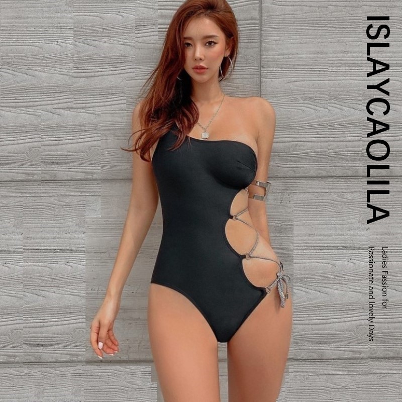 水着 ワンピース ワンショルダー 紐 クロス アシンメトリー ワイヤー なし ビーチウエア スイムウエア レディース セクシー ブラック 無地 ボディコン ライン アメリカ 韓国 夏 スタイリッシュ エレガント リゾート 海 ビーチ プール ヌーディー 背中 くびれ アノック