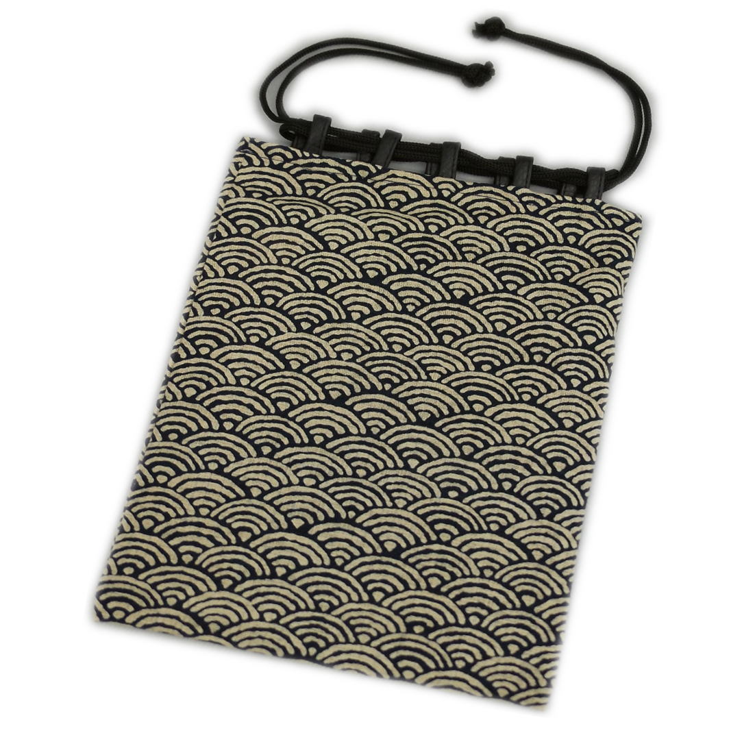 市場 平巾着 日本製 メンズ 和柄 小物入れ 墨黒色地流雲古典花 男性