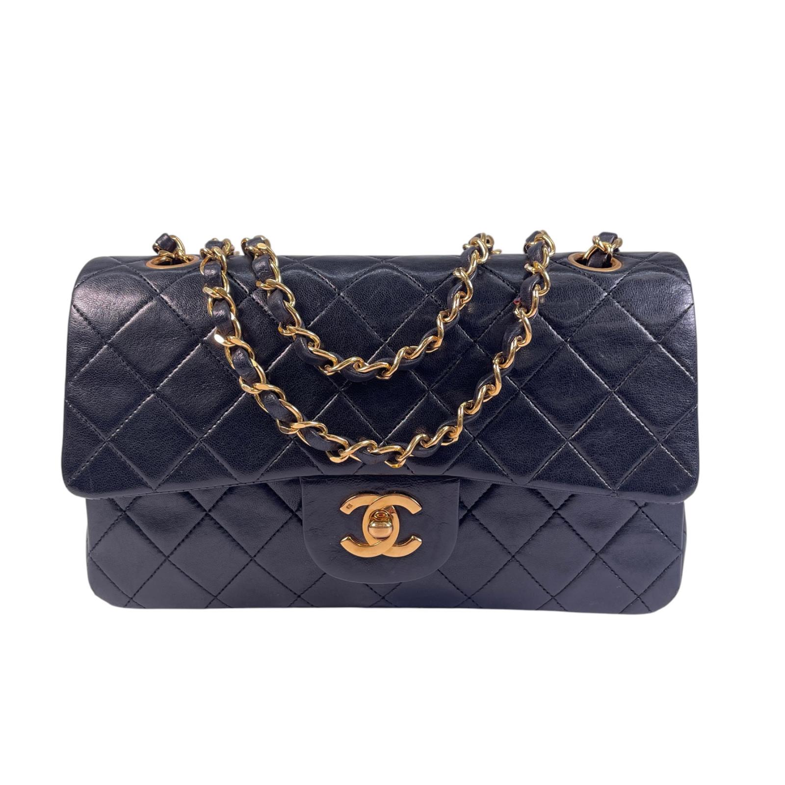 美品 CHANEL シャネル ラムスキンWフラップマトラッセ ショルダーバッグ マットキャビアスキン ブラック レディース【中古】【送料無料】｜ワサビバ