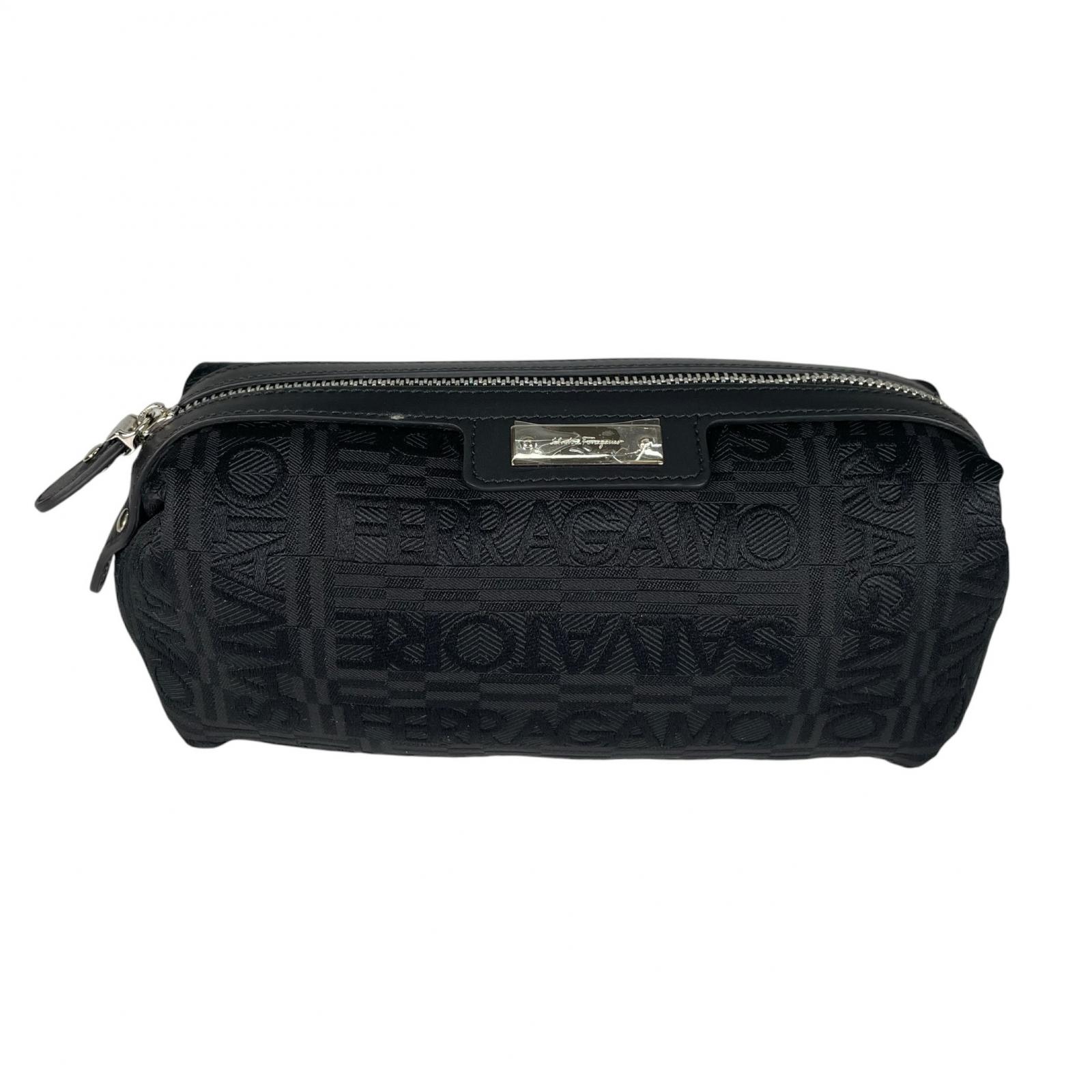 美品 Salvatore Ferragamo サルヴァトーレフェラガモ 金-22 A266 合財袋 帆布 黒いこと レディース【中古】【貨物輸送無料】