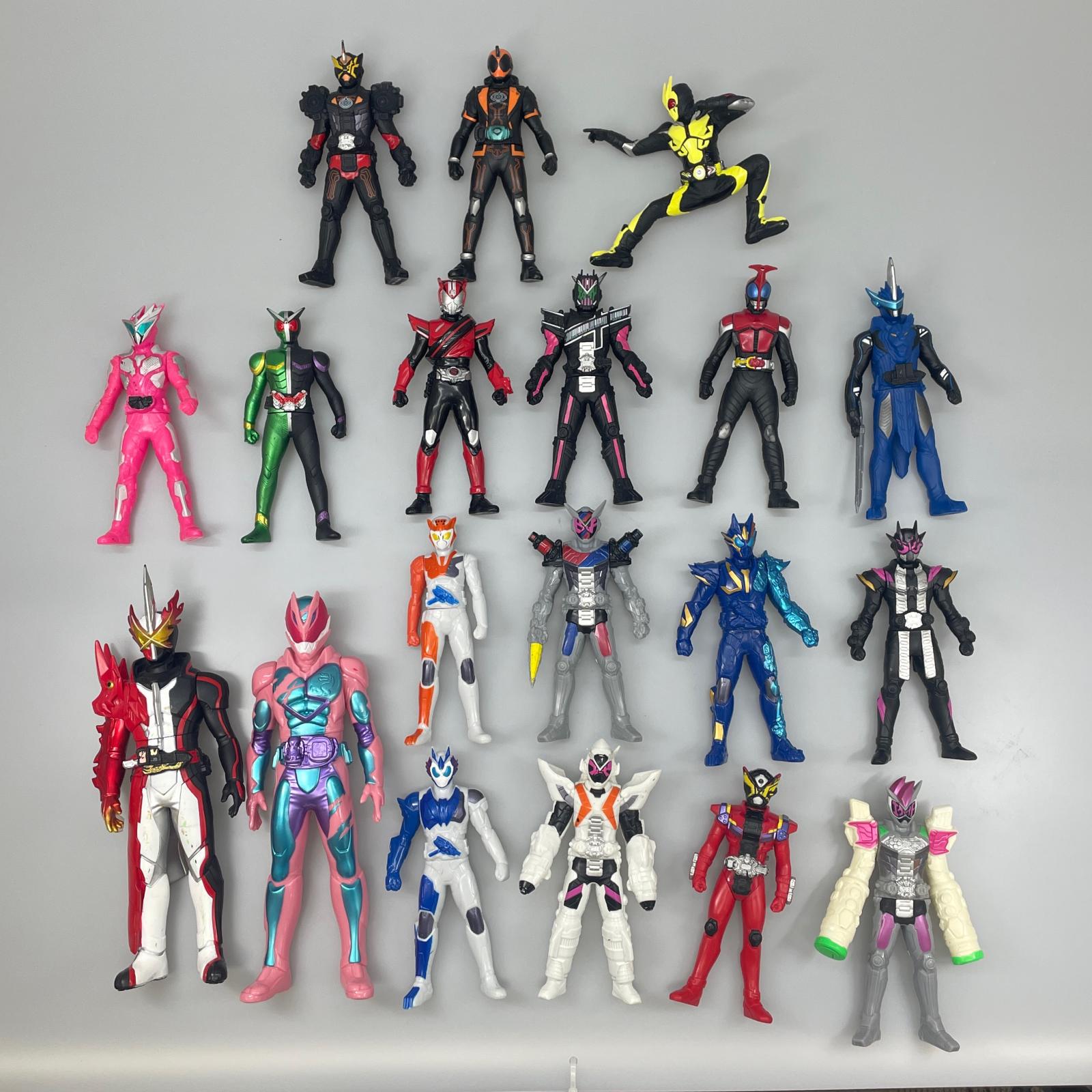 楽天市場】送料無料 BANDAI Candy 装動 仮面ライダーリバイス by