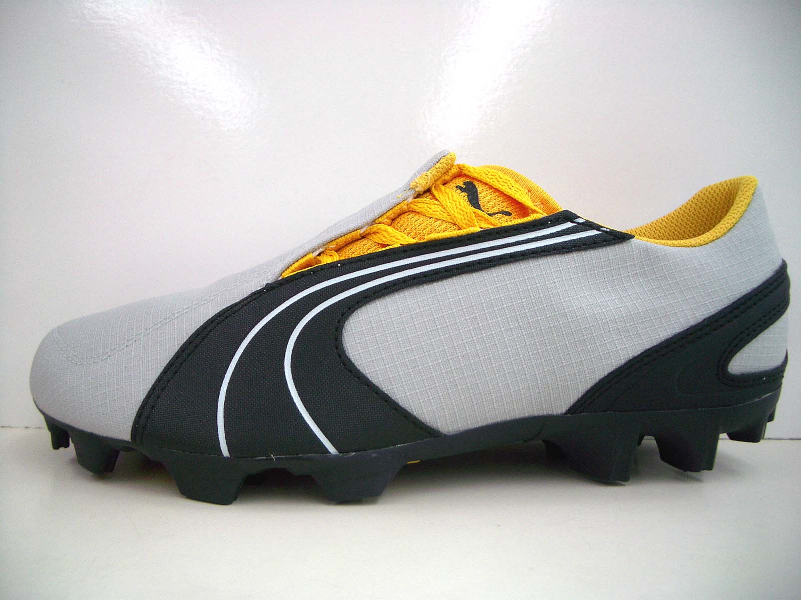 プーマ デルムンド GCI FG PUMA プーマ デルムンド Gci FG(ホワイト×レッド) 880293 03
