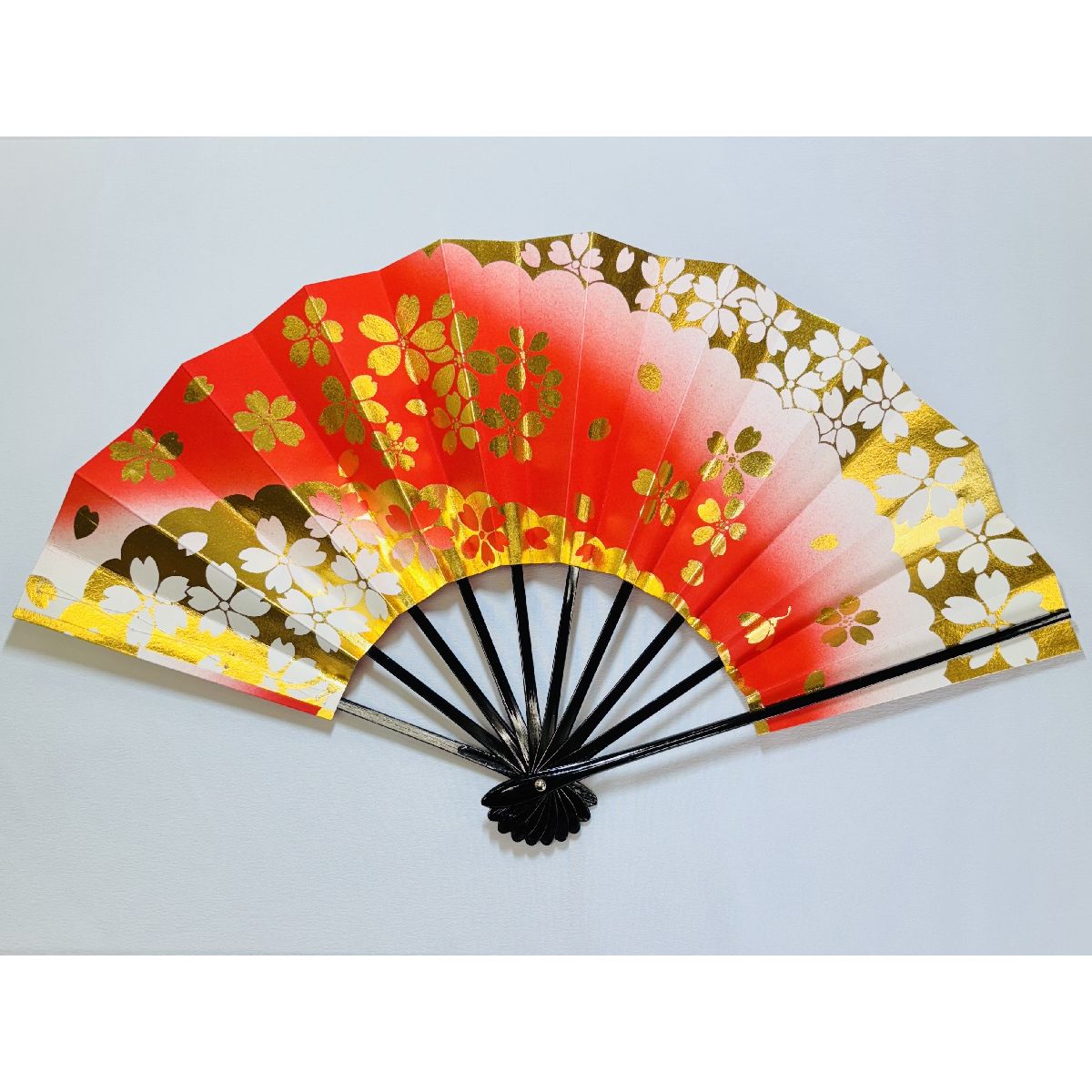 【高級舞踊扇子　TBK-2145　】　 全長28.5cm　黒骨 朱　赤　金色　金箔　桜　さくら　サクラ 数量限定　在庫限り　お買得　送料無料