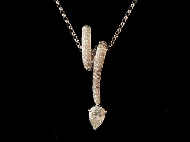 【楽天市場】【NEW】 ネックレス - Necklace - ティアードロップ1Pダイヤ ネックレス ペンダント 18KWG (18金