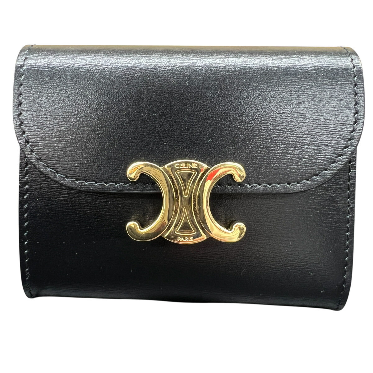 【美品】 セリーヌ【CELINE】コンパクト トリオンフウォレット シャイニーカーフスキン グレー コンパクト 三つ折り財布 ケース付き 10I653DPV SMALL TRIOMPHE WALLET【Aランク】【中古】 トリオンフチャーム】☆CELINE☆ コンパクトウォレット (CELINE