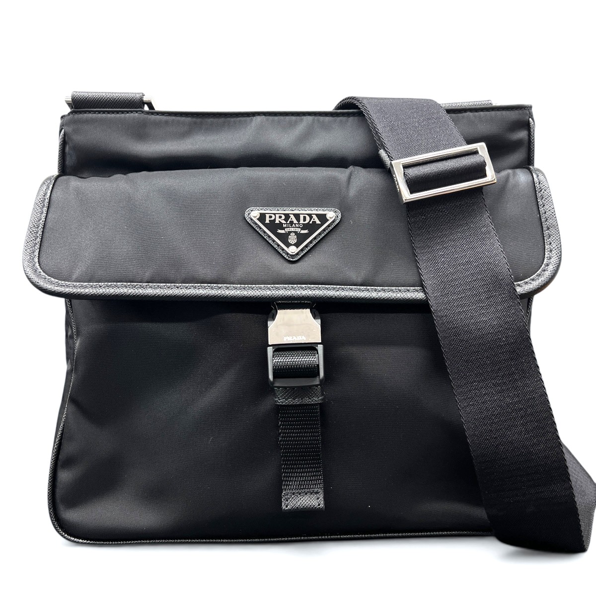 PRADA 極美品 プラダ Re-Nylon × サフィアーノレザー ショルダーバッグ 2VH119 ナイロン レザー ブラック トライアングルロゴ 三角プレート ロゴプレート クロスボディ リナイロン Aランク 鑑定済 中古 プラダバッグ