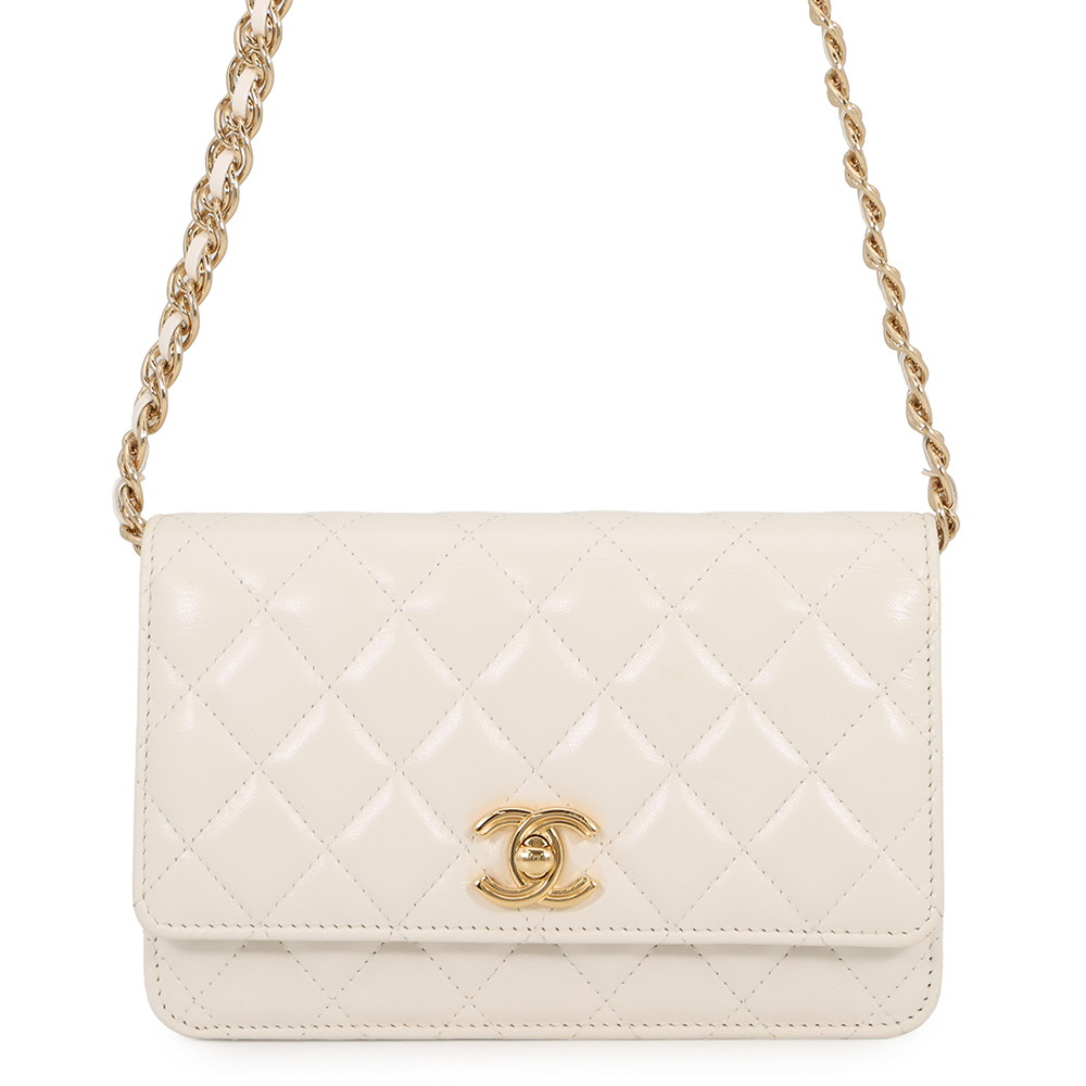 シャネル チェーンウォレット マトラッセ ココマーク ラムスキン AP4241 CHANEL 財布 白 【安心保証】 【中古】 シャネル 財布 CHANEL WALLET
