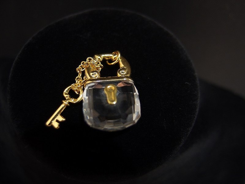 楽天市場】SWAROVSKI スワロフスキー キー ネックレス