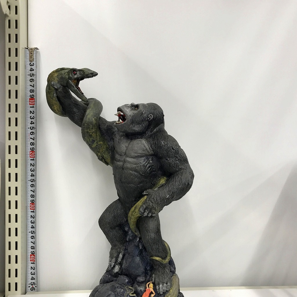 フィギュア　キングコング　ゴリラ Amazon.co.jp: Playmates Toys ゴジラ×コング:13インチ メガ