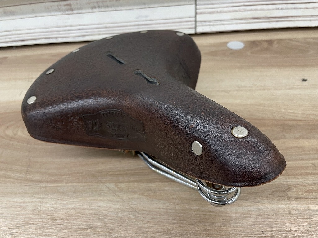 NJS サドル　FIVE GOLD 7P 白 Kashimax Five Gold 4P saddle - smooth cover | Retrogression