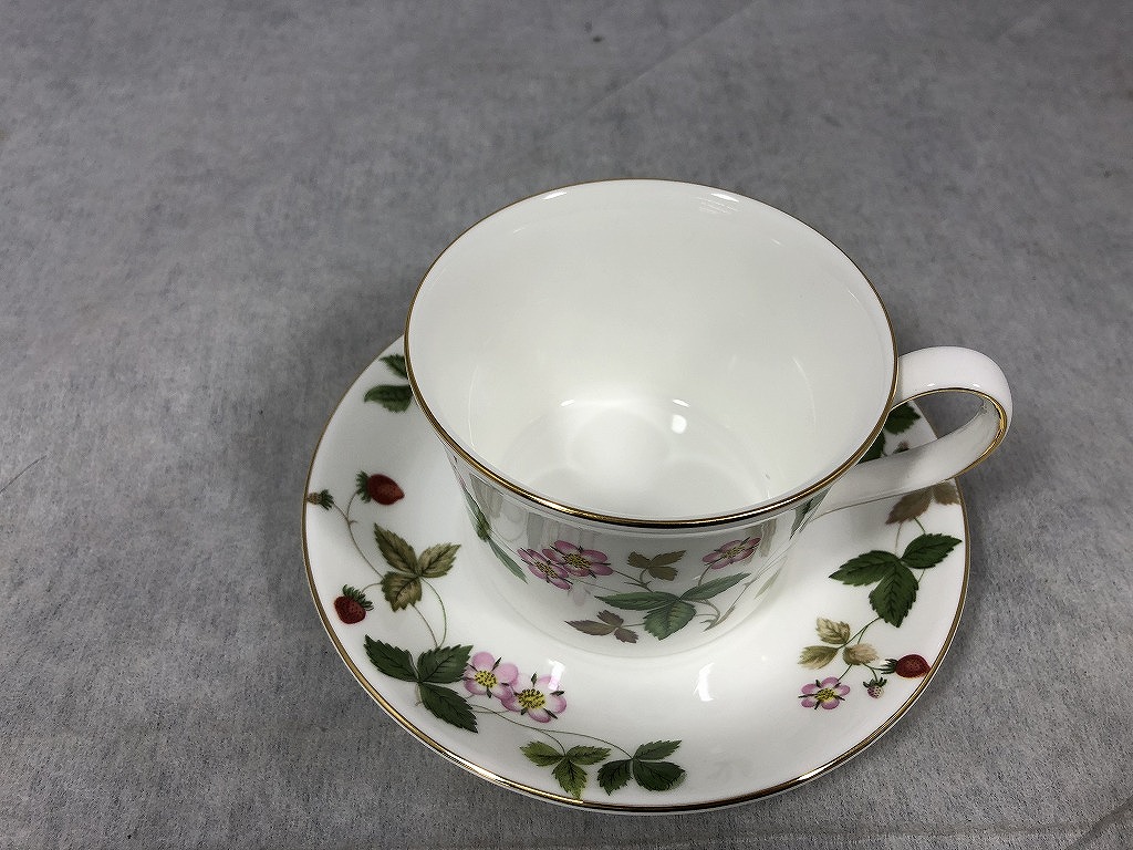 【新品・未使用】ウェッジウッド　ブルーペブル ウェッジウッド（WEDGWOOD） ストロベリー ブルーム インディゴ