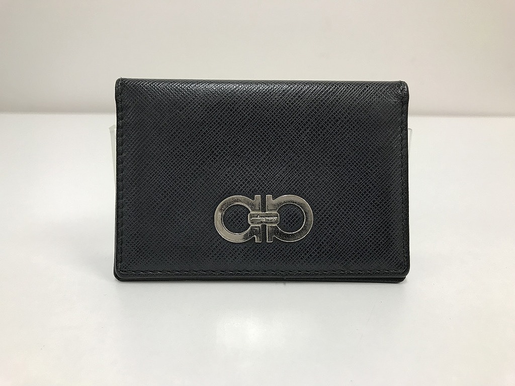 【FERRAGAMO】エレガント♪ ガンチーニレザーカードホルダー 楽天市場】フェラガモ ガンチーニ ネックストラップ付 IDカード