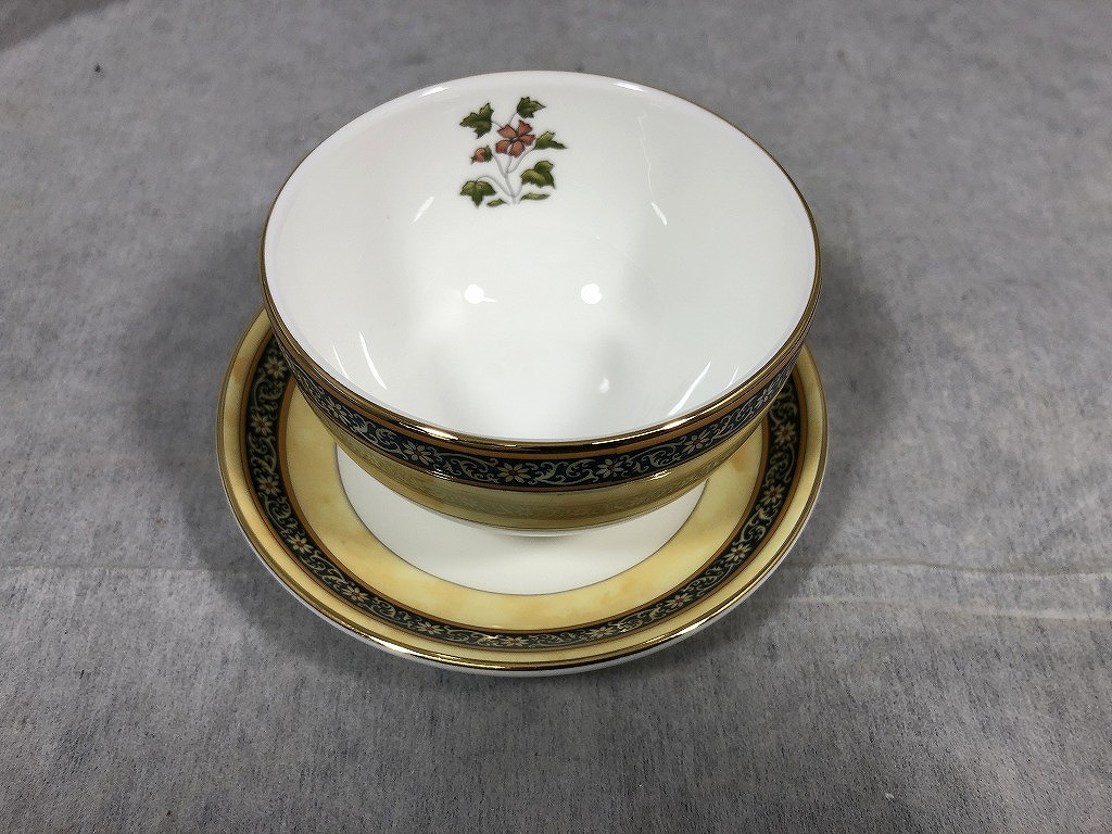 ウェッジウッド WEDGWOOD インディアカップ＆平円盤 【中古】