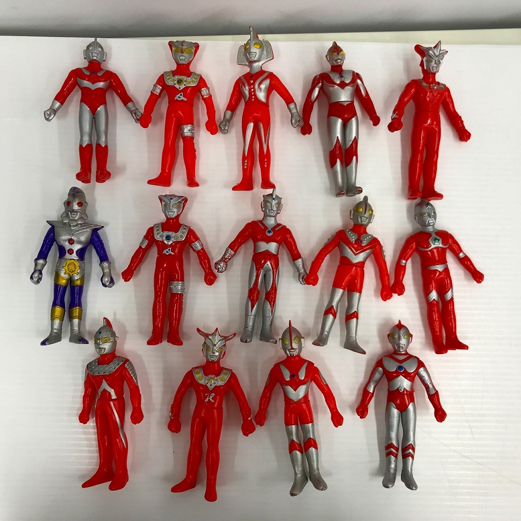 【5/23(金)20時～全品ポイント10倍！要エントリー！】バンダイ BANDAI ウルトラマンソフビ14体セット 【中古】