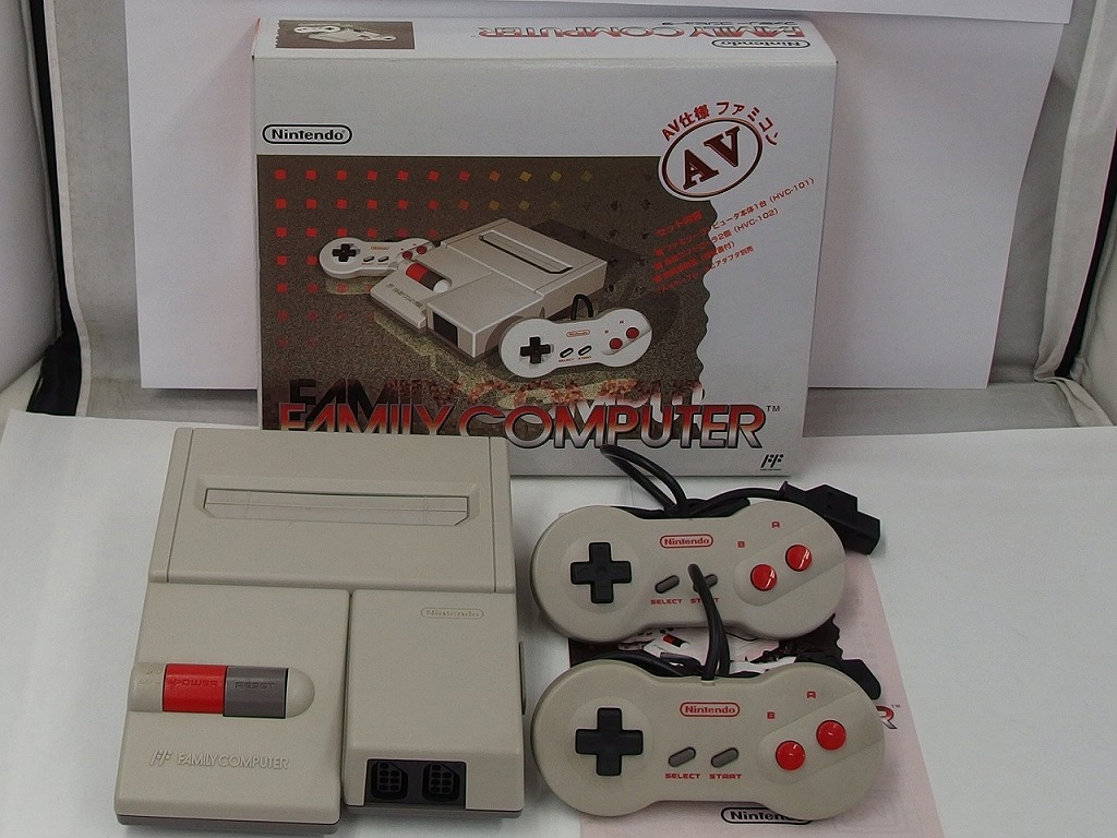 任天堂 - ニューファミコン(AV仕様ファミコン) NEWファミコンを購入したのでAV化ファミコンと比較した | 小石健