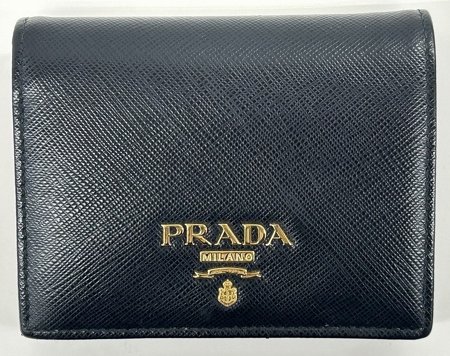 PRADA グレーストライアングル コンパクトウォレット ブラック 1
