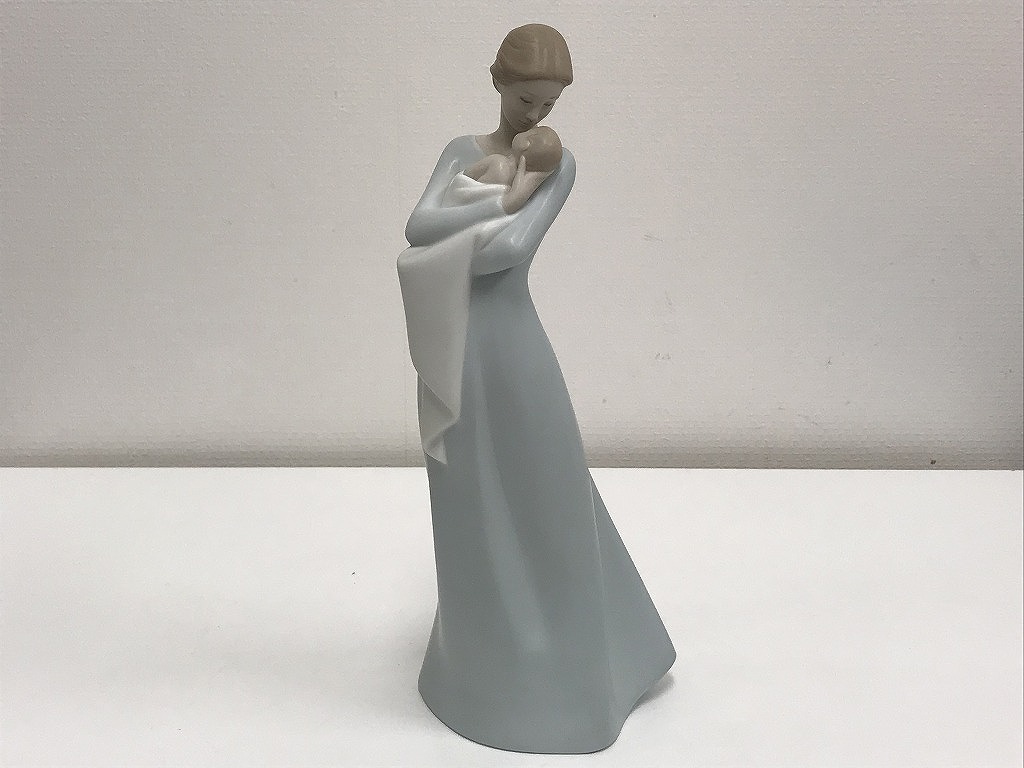 楽天市場】リヤドロ 守ってあげるよ 女の子 天使 赤ちゃん ピンク 置物