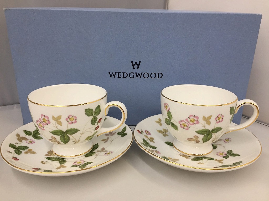 【全品ポイント10倍！要エントリー】【期間限定セール】ウェッジウッド WEDGWOOD ワイルドストロベリー ティーカップ＆ソーサーペア 【中古】