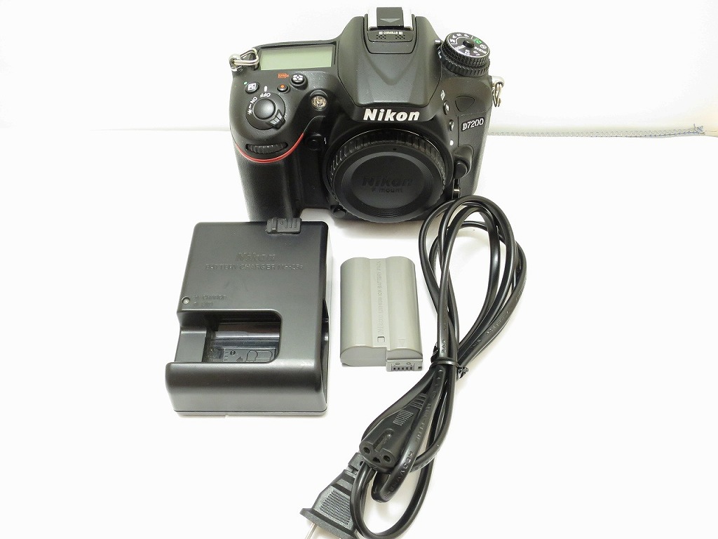 ニコン Nikon デジタル一眼二眼レフ D7200 【中古】