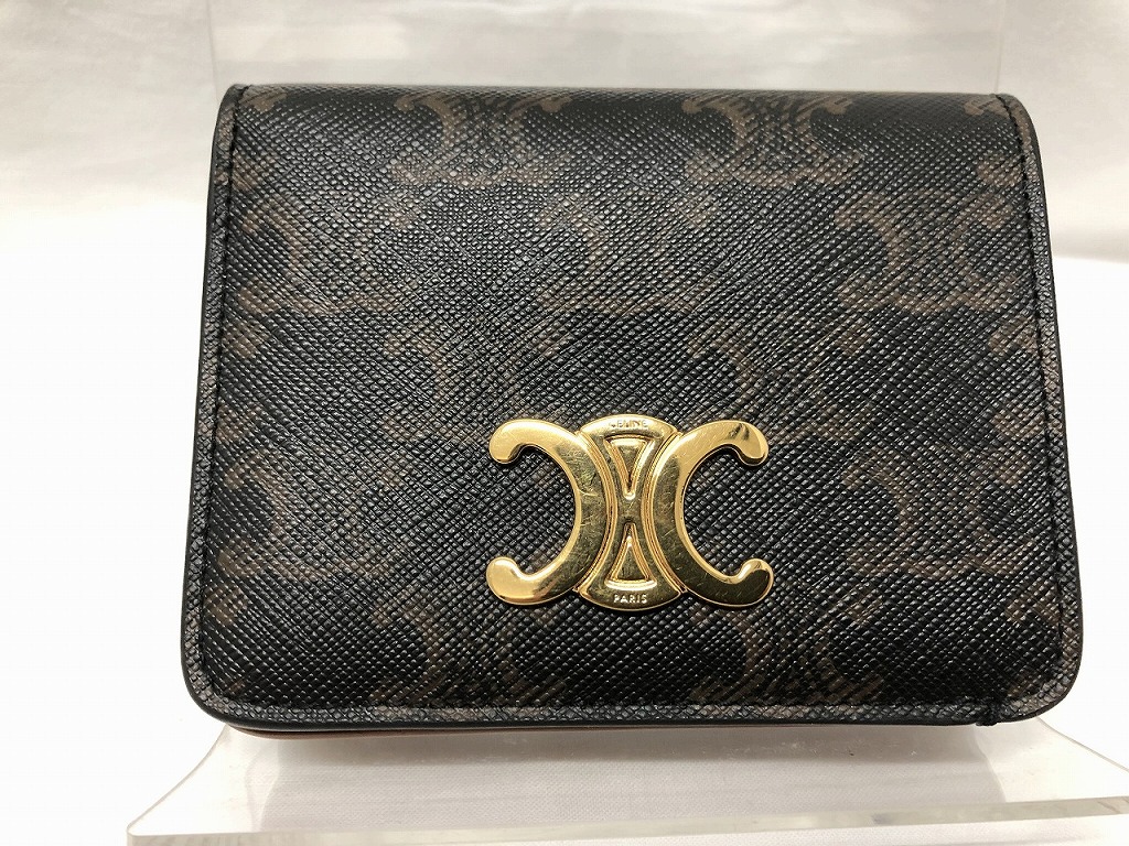 【継続期間押さえる大売り出し】セリーヌ CELINE トリオンフ 二つ折り紙入れ 【中古】