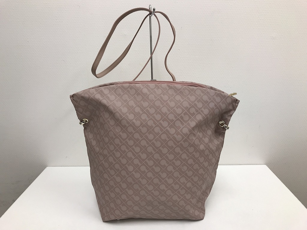 ゲラルディーニ GHERARDINI 美品 程よいきちんと感で魅せる！上品でスタイリッシュなお洒落の魅力 超軽量ショルダーバッグ 鞄 【中古】