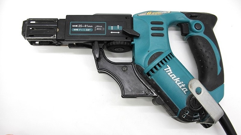 【全品ポイント10倍！要エントリー】【期間限定セール】マキタ makita オートパックスクリュードライバ 6841 【中古】｜ワットマン店