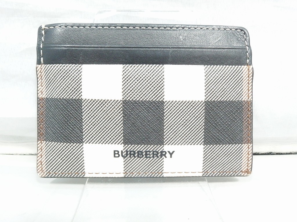 【継続期間押さえる大売り出し】赤ちょうちんバリー BURBERRY 歌留多入れもの 黒・白 【中古】