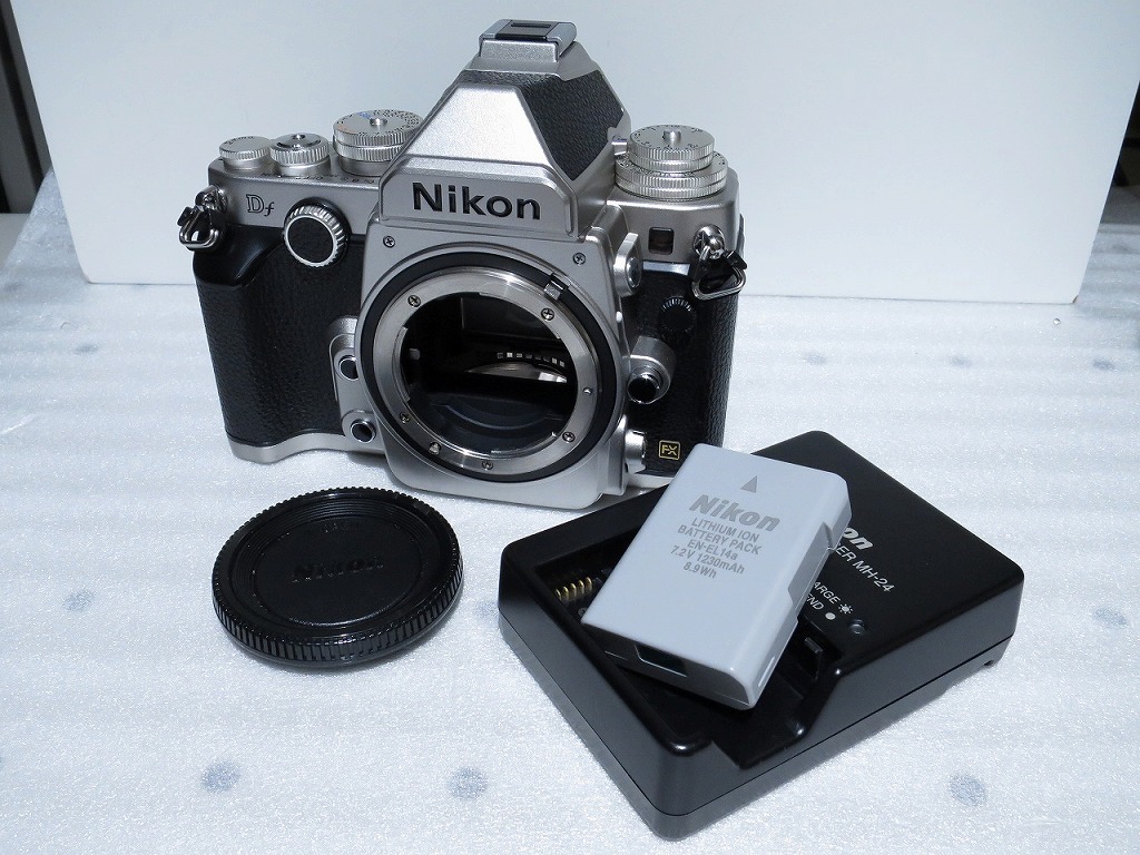 ニコン Nikon デジタル一眼二眼レフ Df 【中古】
