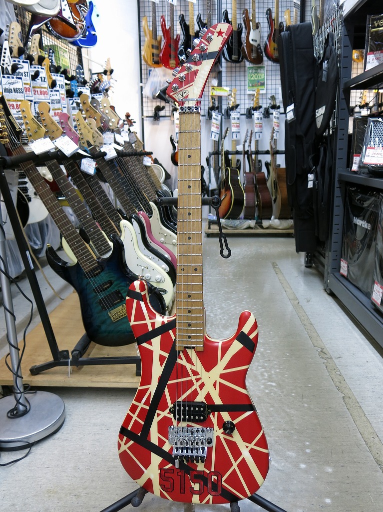 イーブイエイチ EVH Electric Guitar エレキギター Striped Series 5150 【中古】