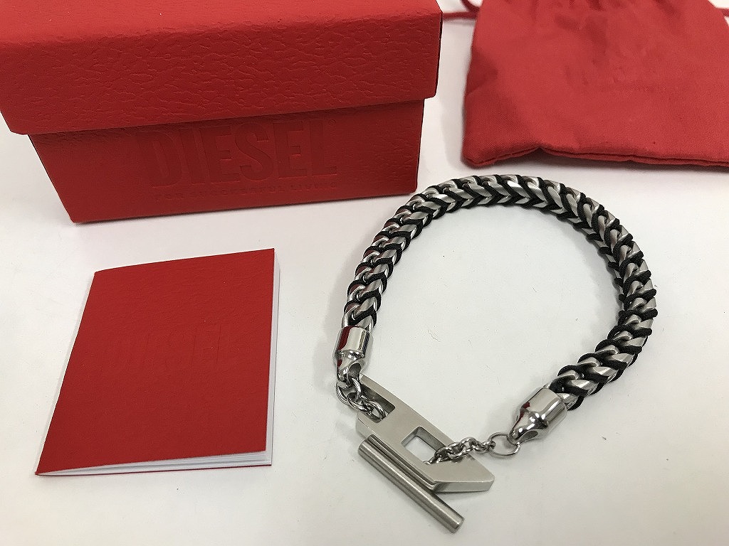 【継続期間制限事項割引き販売】ディーゼル DIESEL 超美品 圧倒的お出でになる感で魅せる！心地よいで今めかしいな御洒落の愛らしさ Dロゴタイプ チェーン店腕輪 【中古】 メンズジュエリー・アクセサリー-ブレスレット-ジュエリー・アクセサリー
