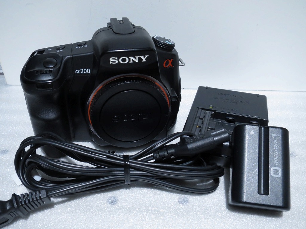 ソニー SONY デジタル一眼二眼レフ α200 【中古】