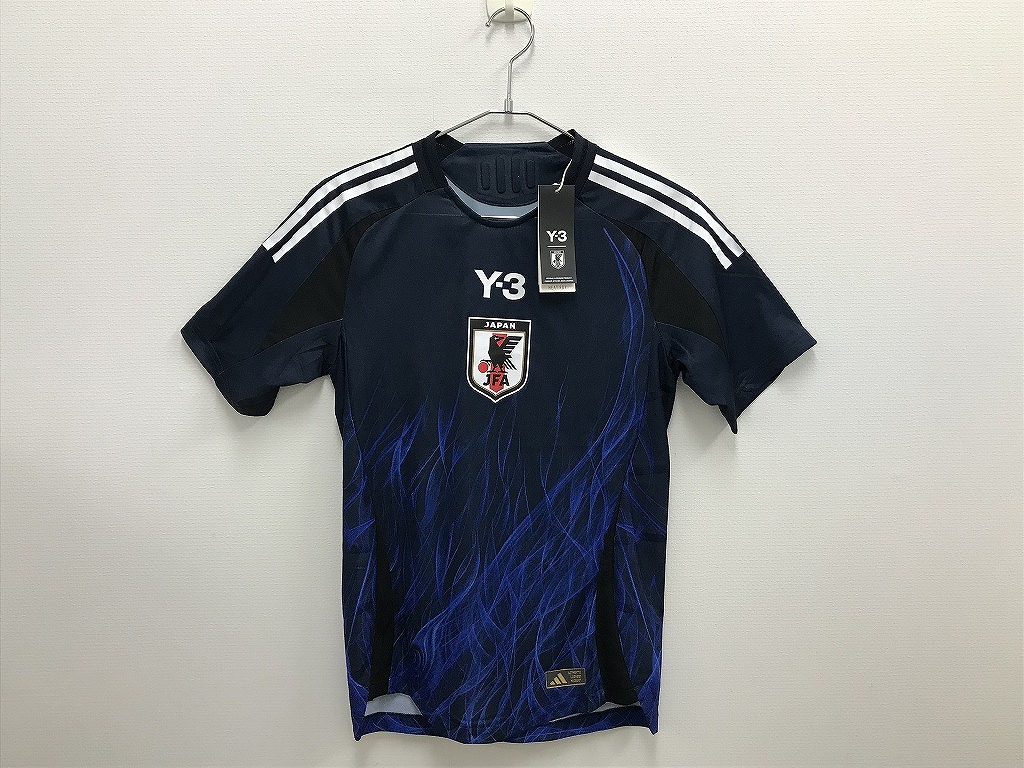 【継続期間押さえる大売り出し】アディダス adidas 曳き船付き添い人 目覚ましいの見晴らしを 蹴球日本代議員団2024 オーセンティックユニフォームY-3 半袖S IU0957 【中古】